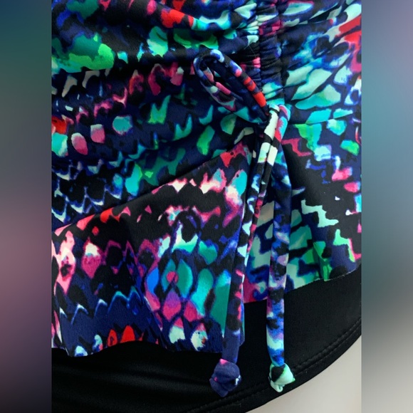 Super cute, St. John's Bay Multicolor Swimsuits Women Size 14 - Picture 2 of 8